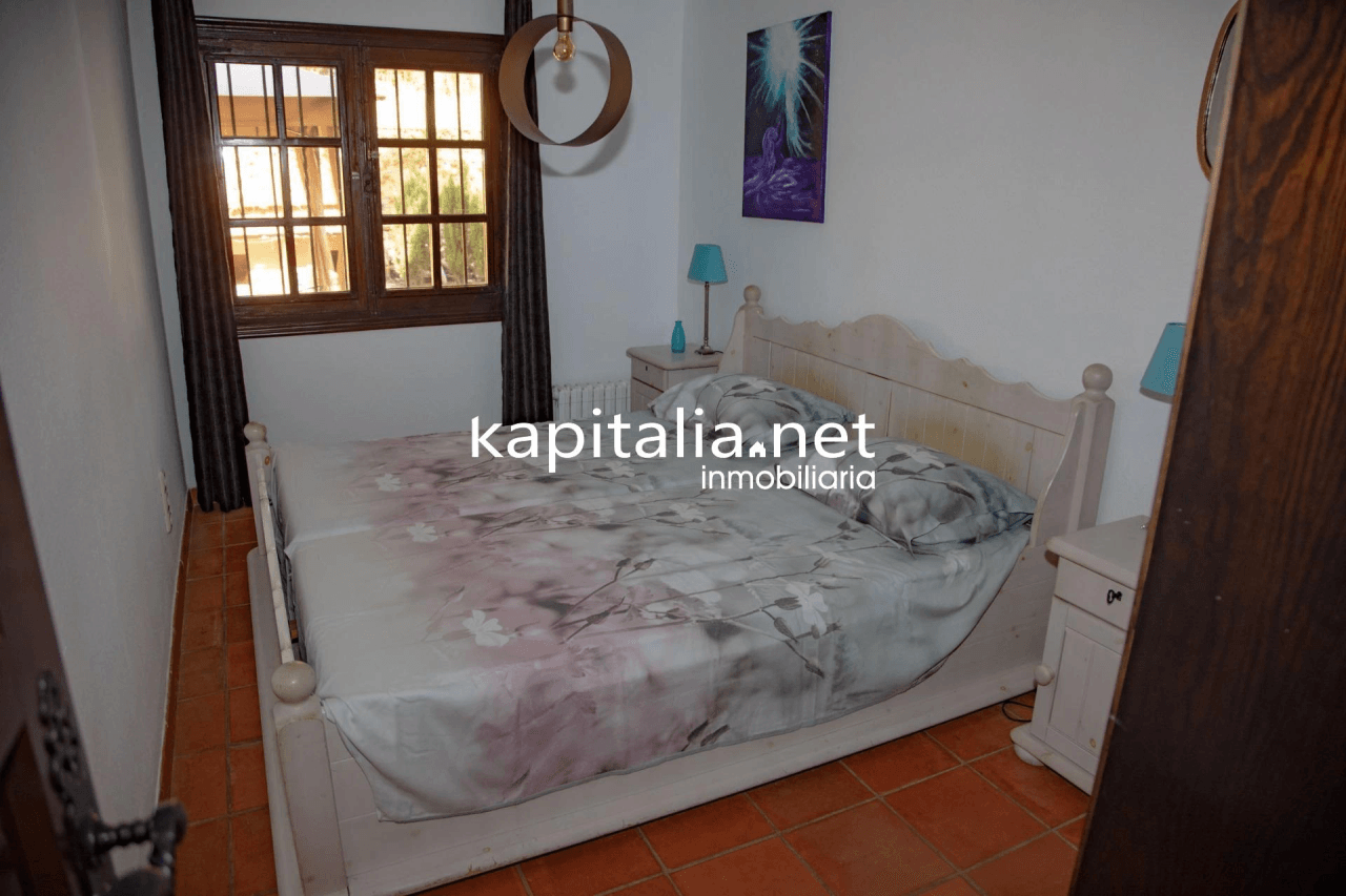 Villa for sale in Ontinyent with licence for Airbnb.