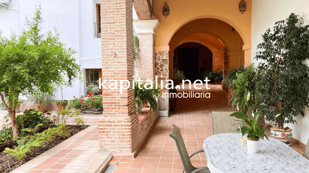RURAL HOUSE FOR SALE IN THE CENTRE OF XATIVA