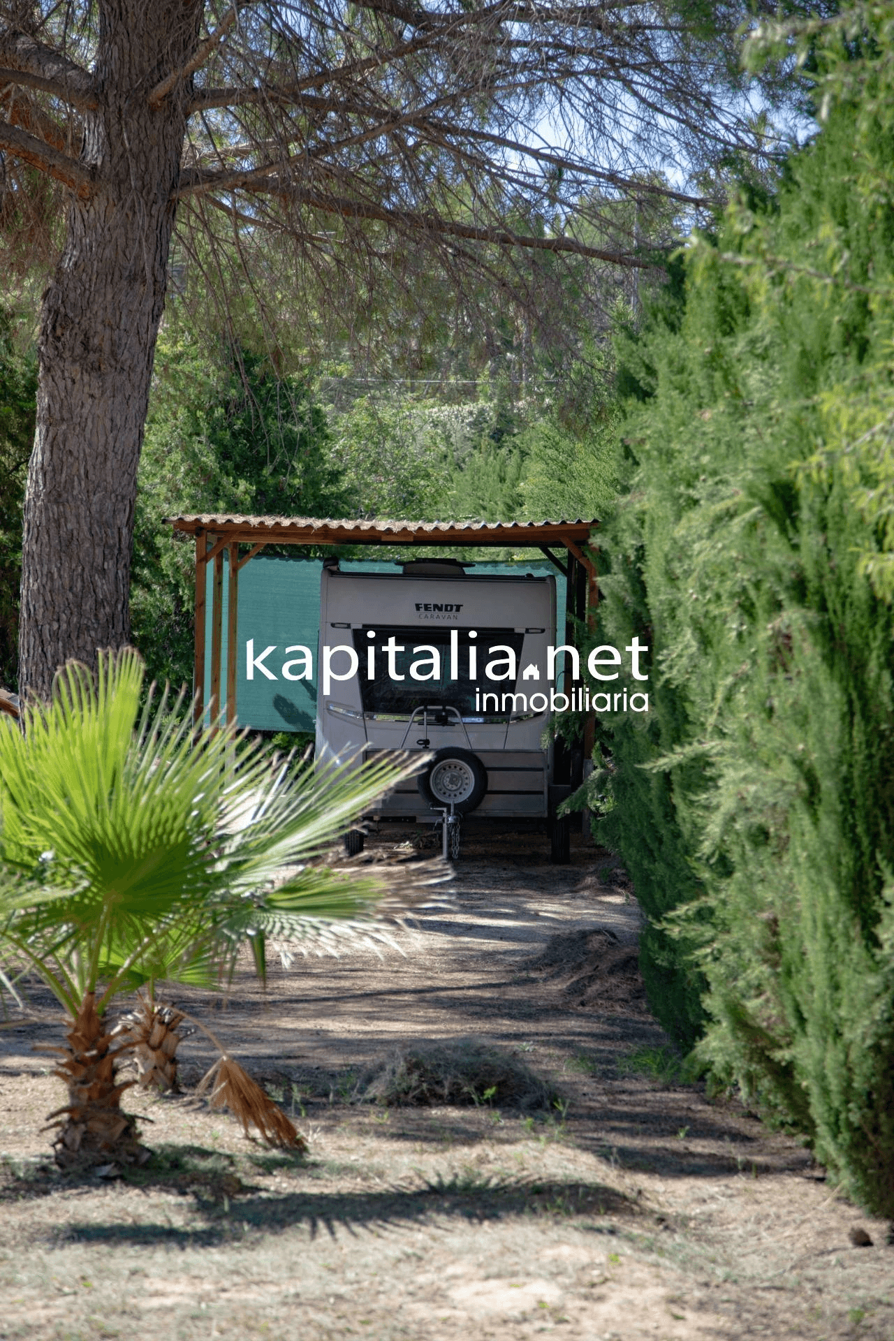 Villa for sale in Ontinyent with licence for Airbnb.
