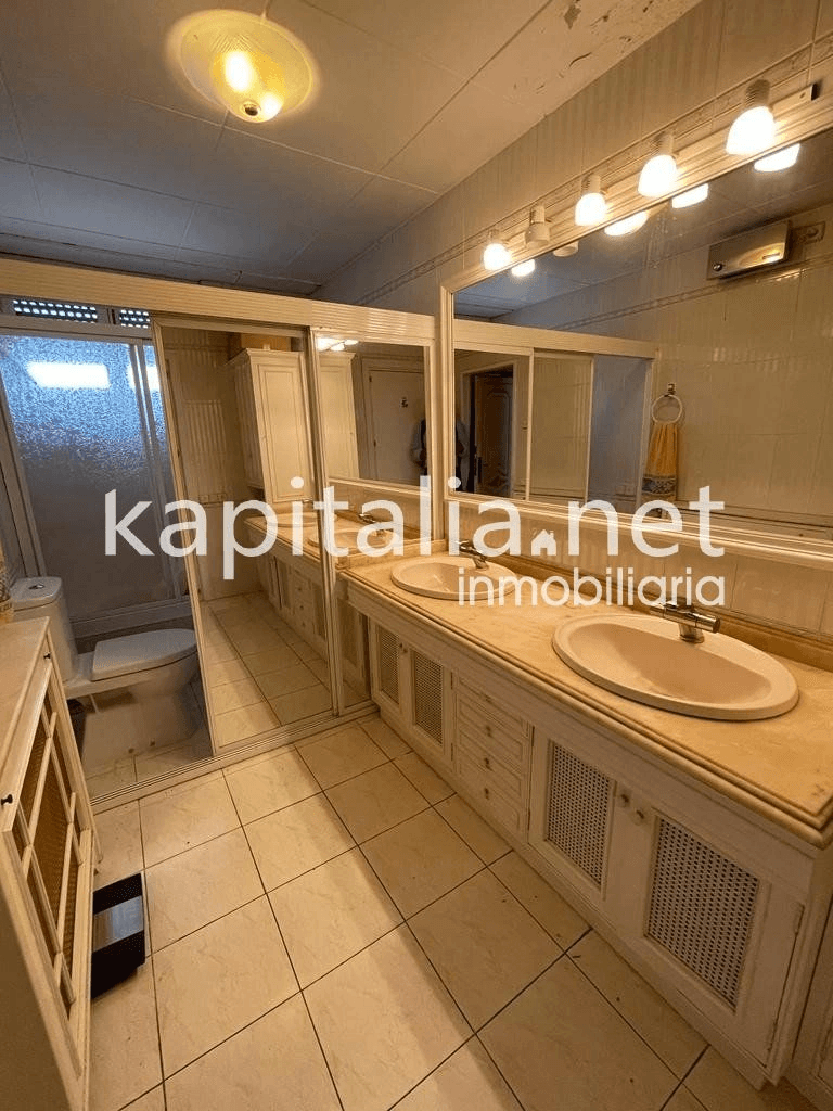 Casa + Local a la venta en Bocairent.