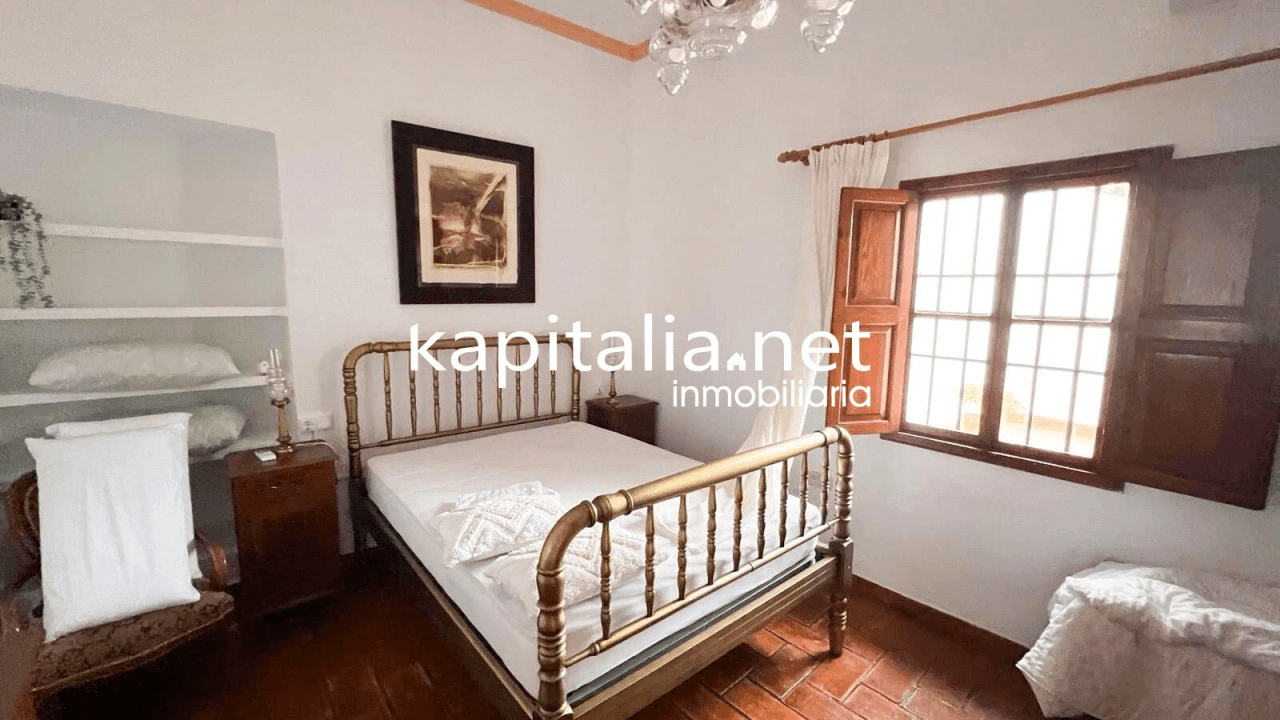 RURAL HOUSE FOR SALE IN THE CENTRE OF XATIVA