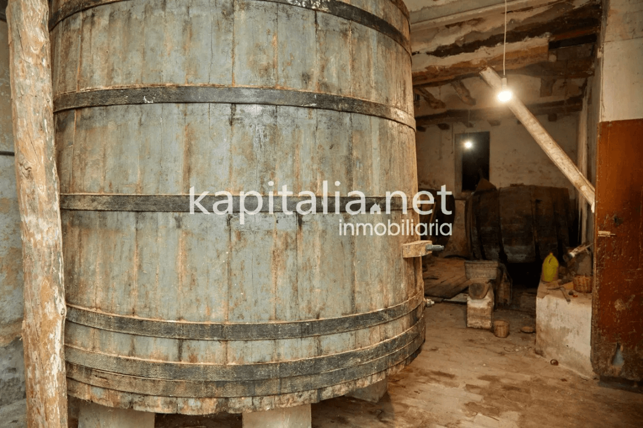 Casa señorial del siglo XIX a la venta en Bocairent (Valencia)