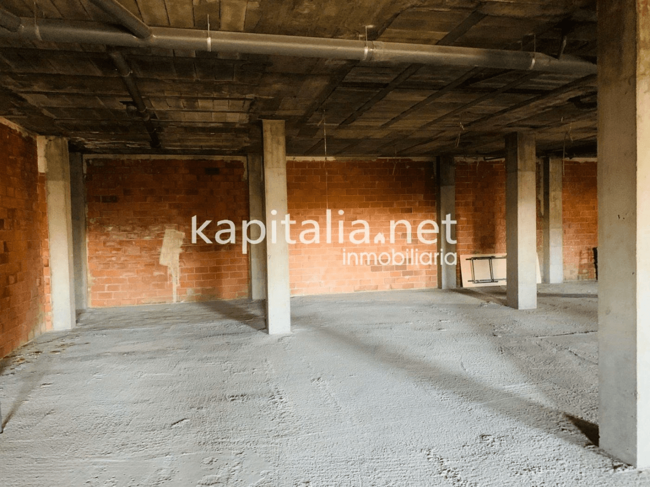 Local comercial en Albaida.