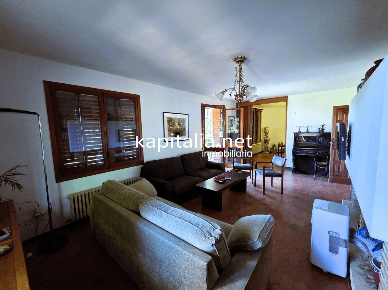 We present this magnificent villa located 2 km from the town of Ontinyent