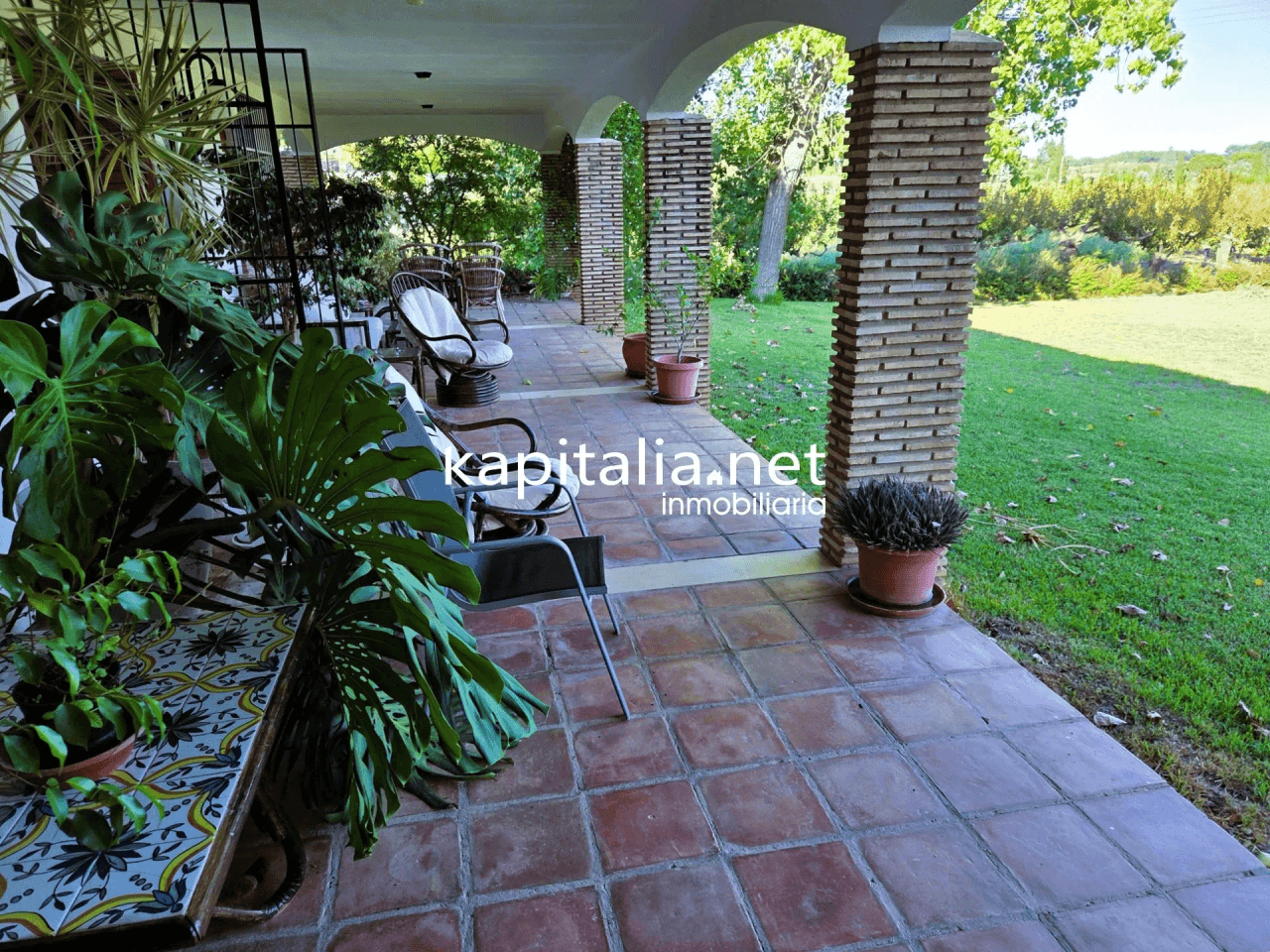 We present this magnificent villa located 2 km from the town of Ontinyent