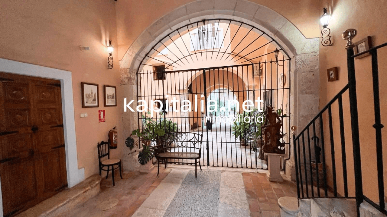 RURAL HOUSE FOR SALE IN THE CENTRE OF XATIVA