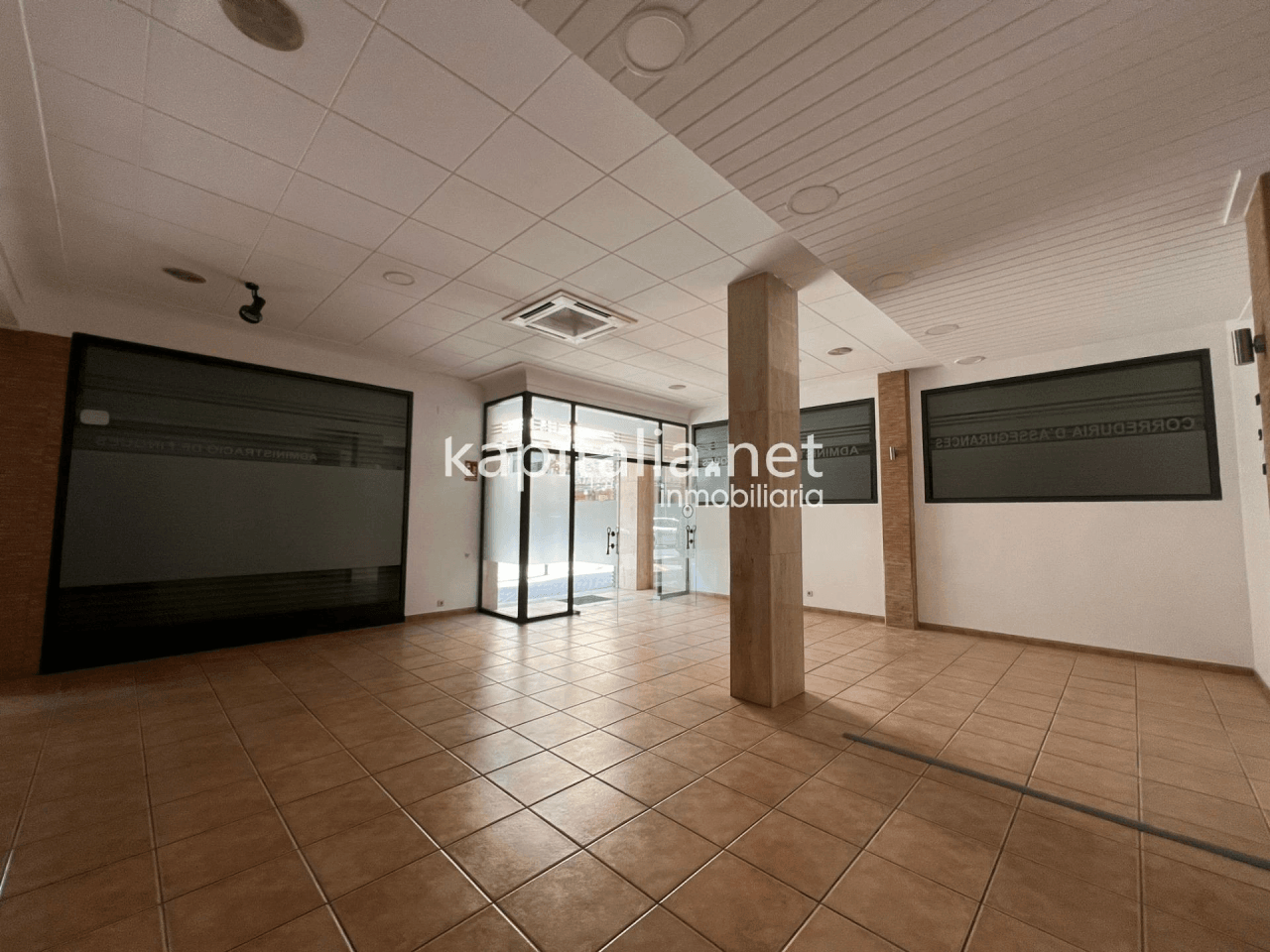 Local comercial a la alquiler en Ontinyent, zona San Jose.