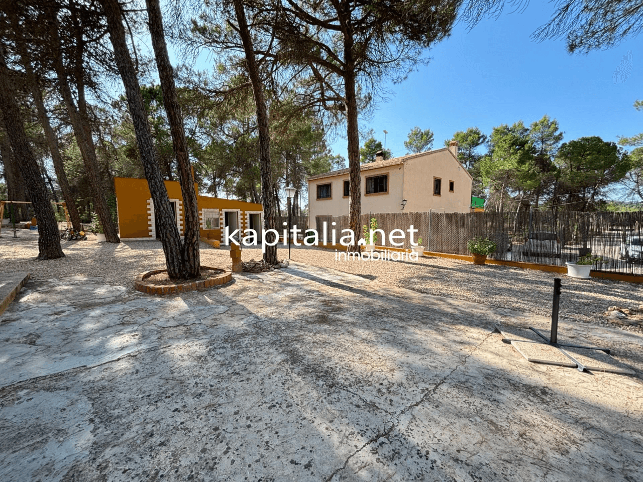 Propiedad con dos viviendas en Bocairent