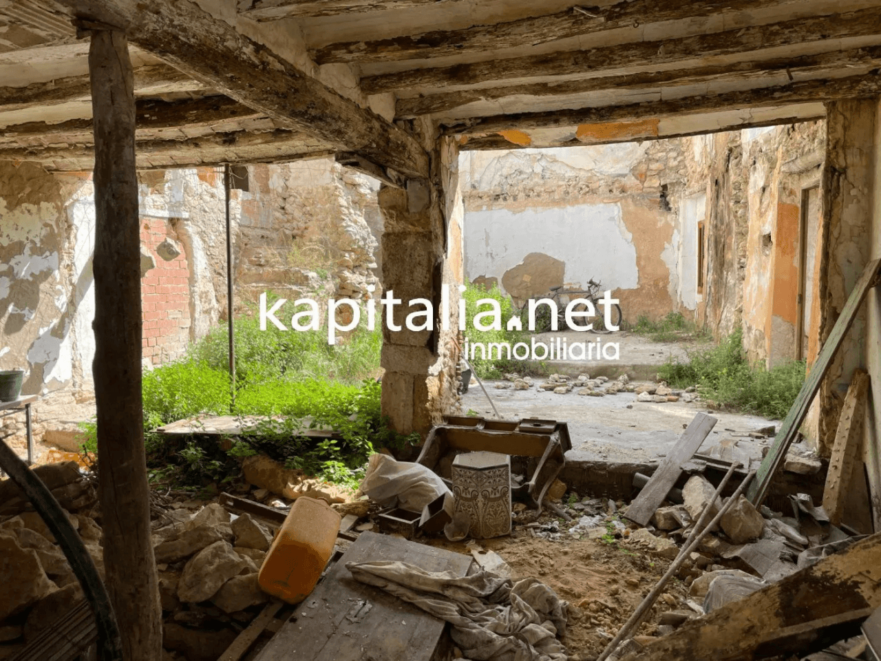Caserio a la venta en Bocairent.