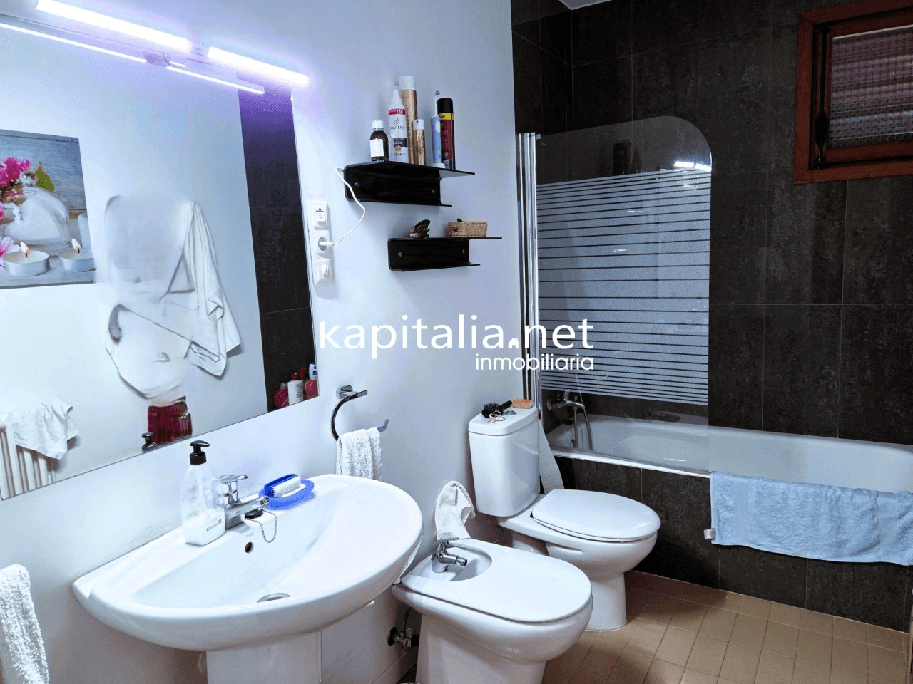 We present this magnificent villa located 2 km from the town of Ontinyent