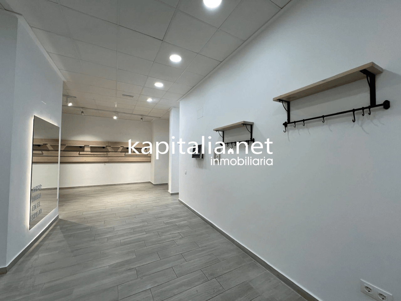 Local comercial en venta y alquiler en Ontinyent.