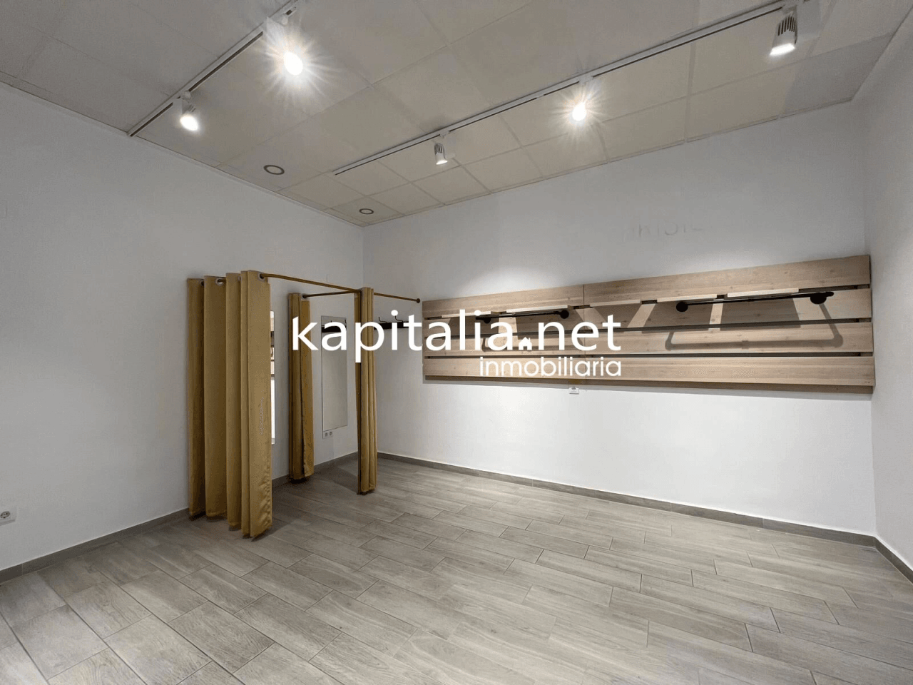 Local comercial en venta y alquiler en Ontinyent.