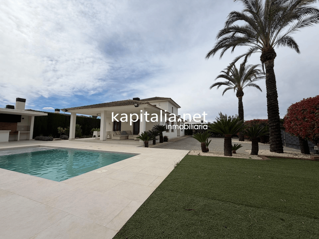 Villa for Sale in Ontinyent