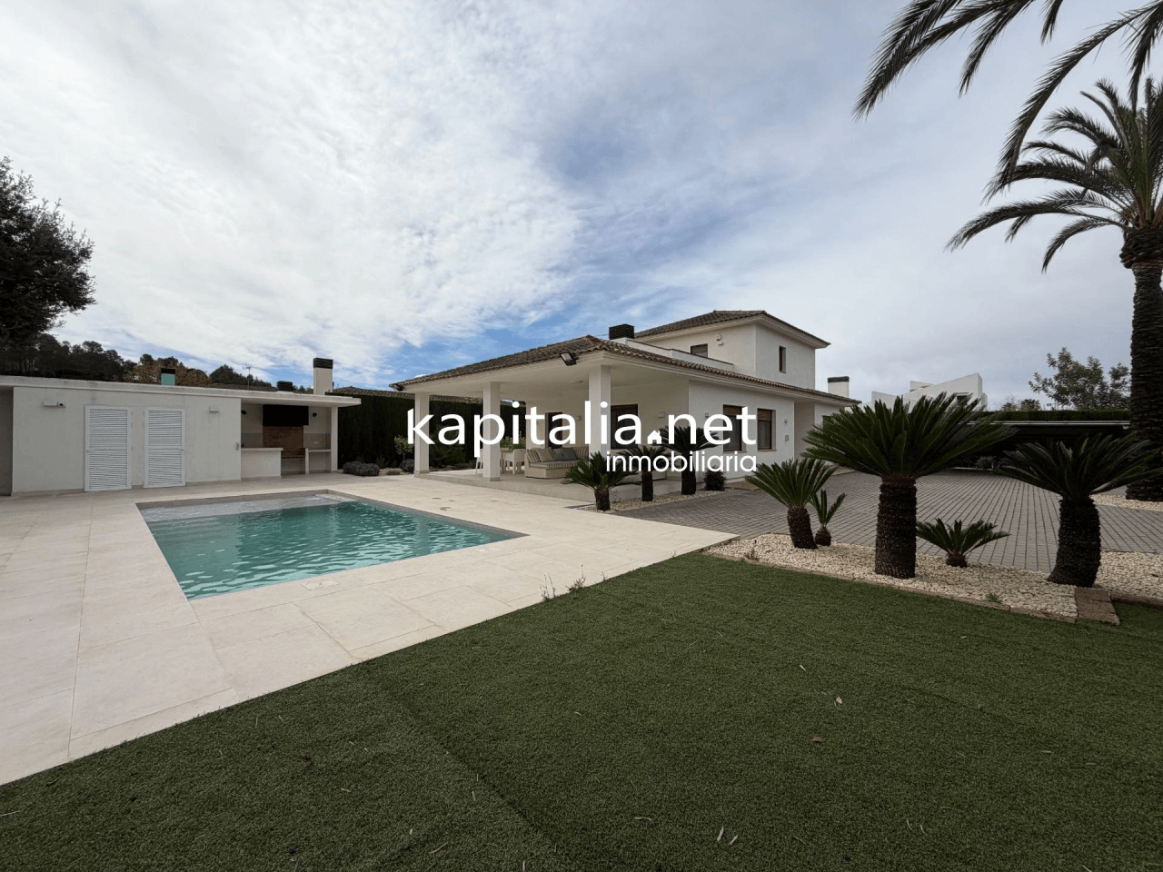 Villa for Sale in Ontinyent