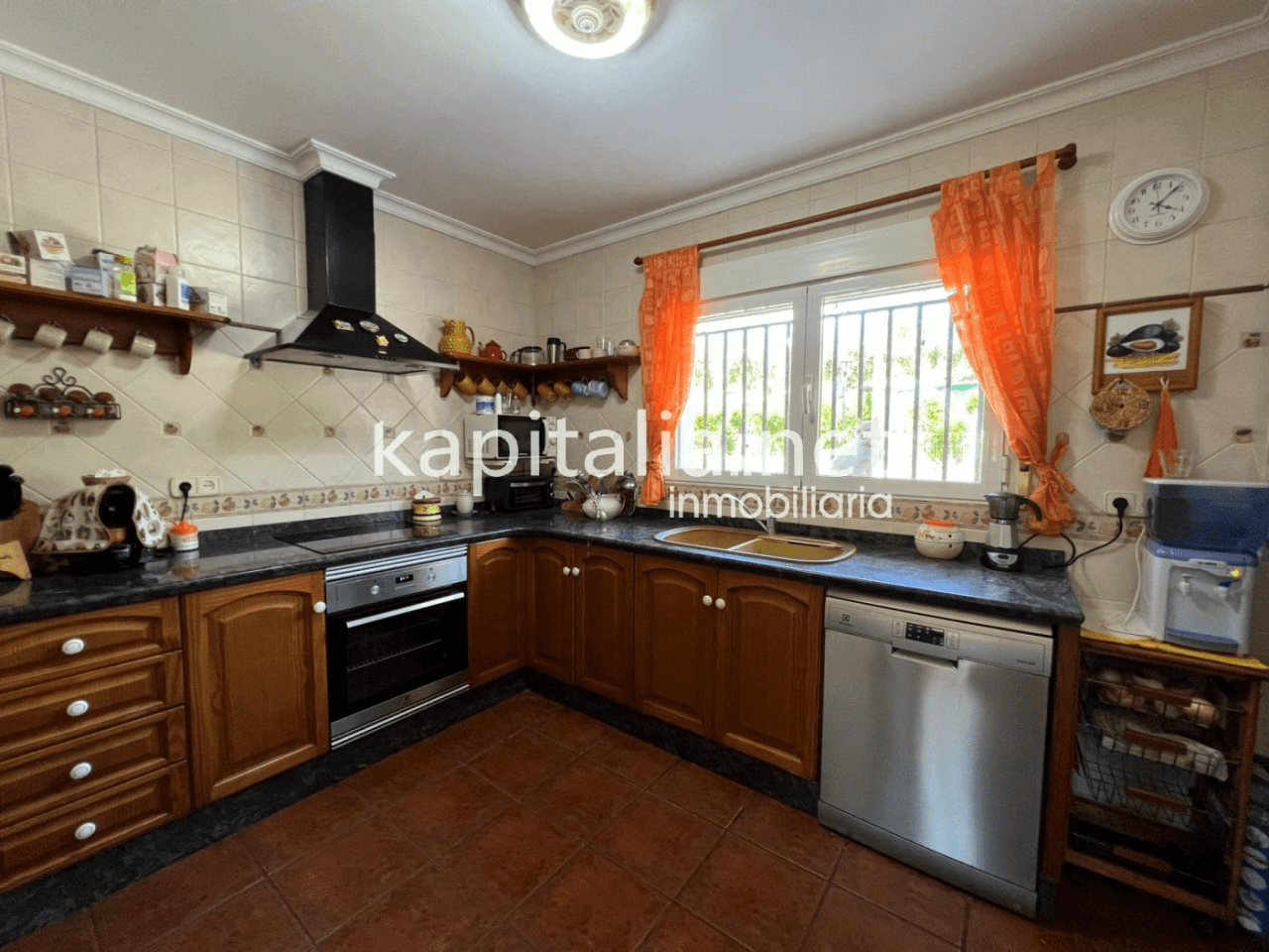 Magnificent villa for sale in Ontinyent, 1.5km from the town.