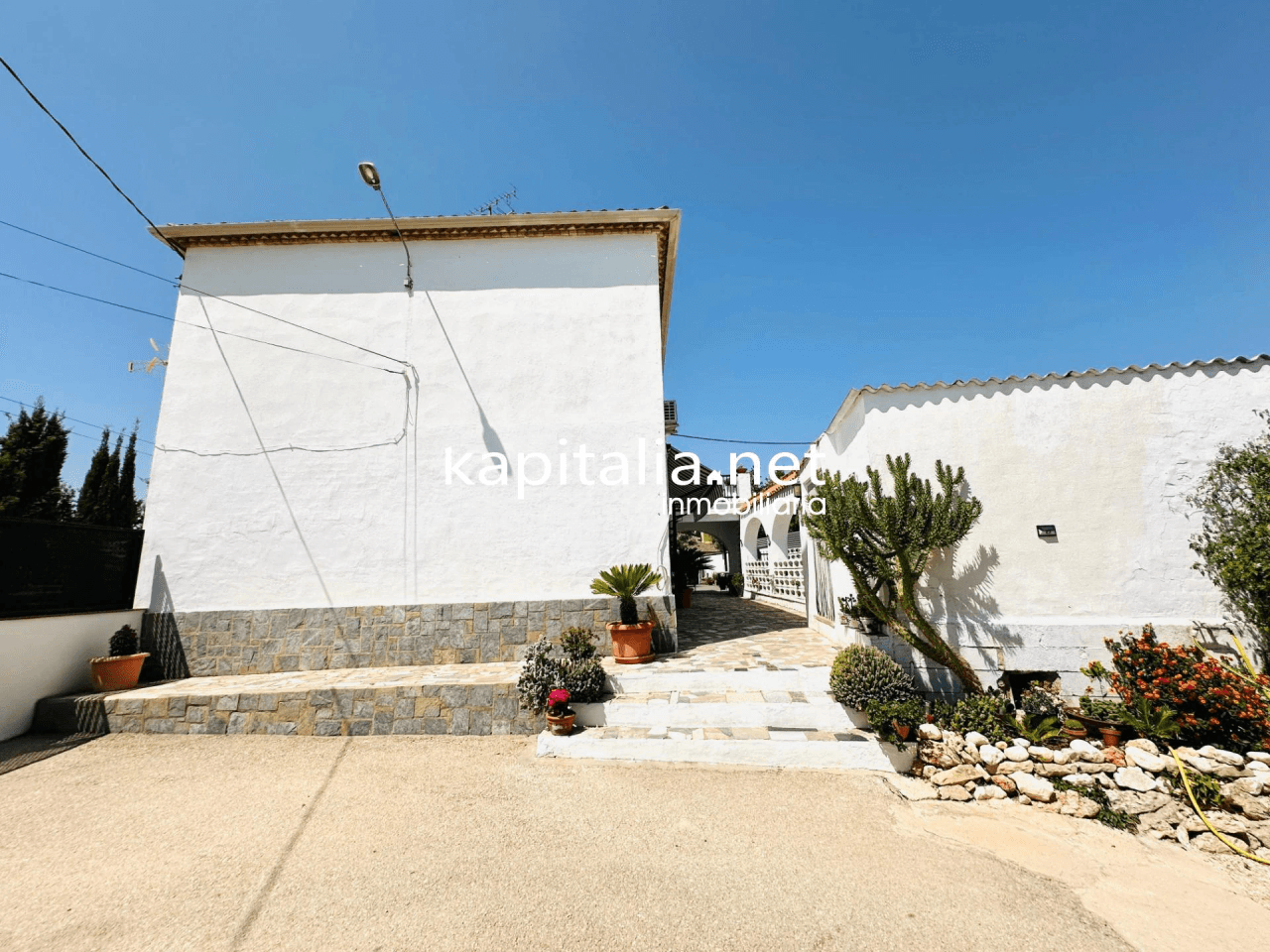 Very nice villa for sale in Ontinyent
