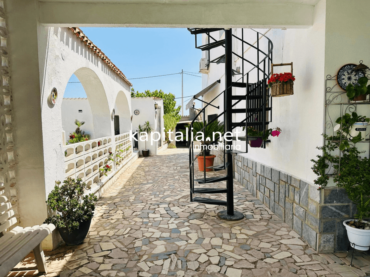 Very nice villa for sale in Ontinyent