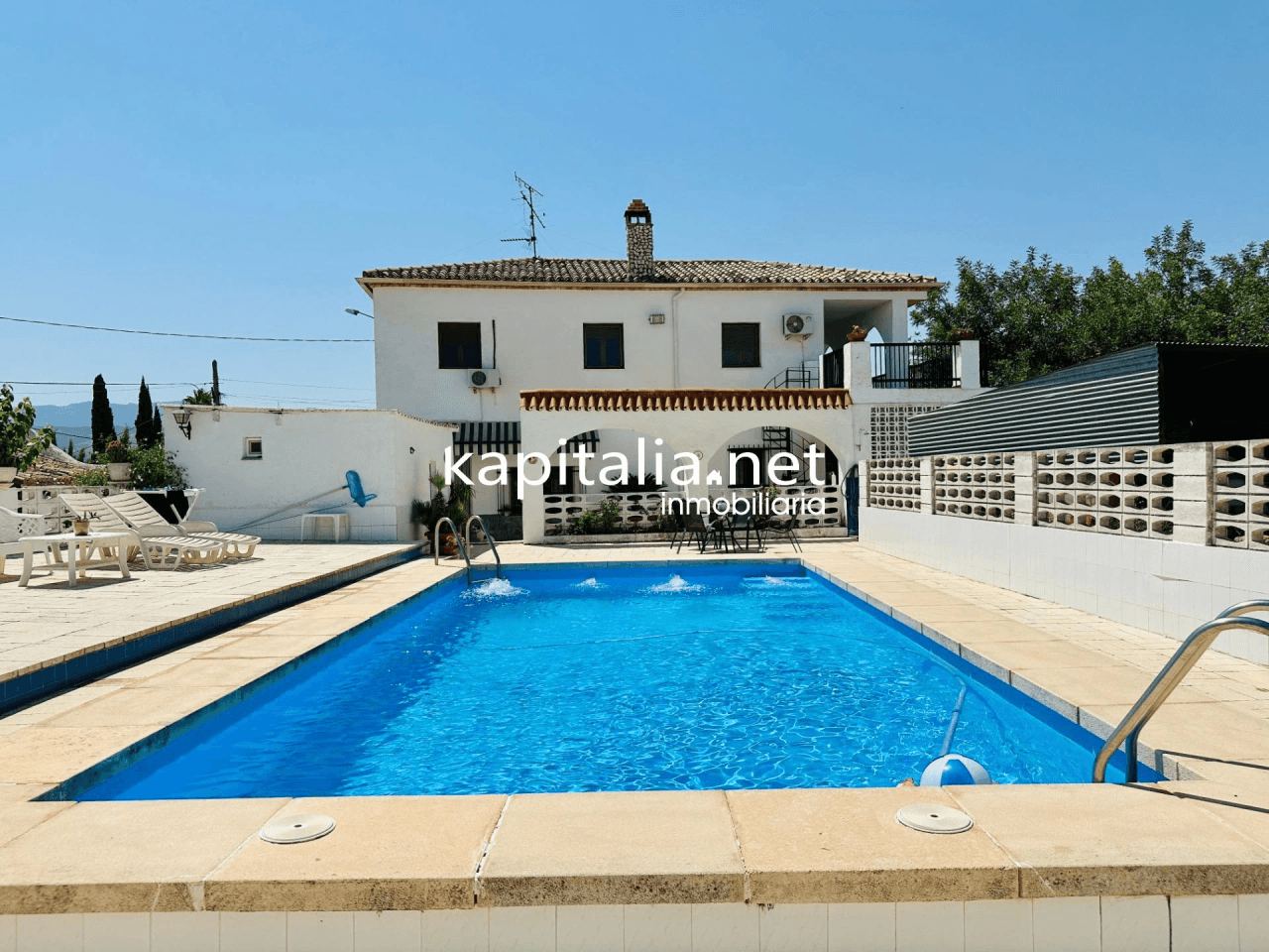 Very nice villa for sale in Ontinyent