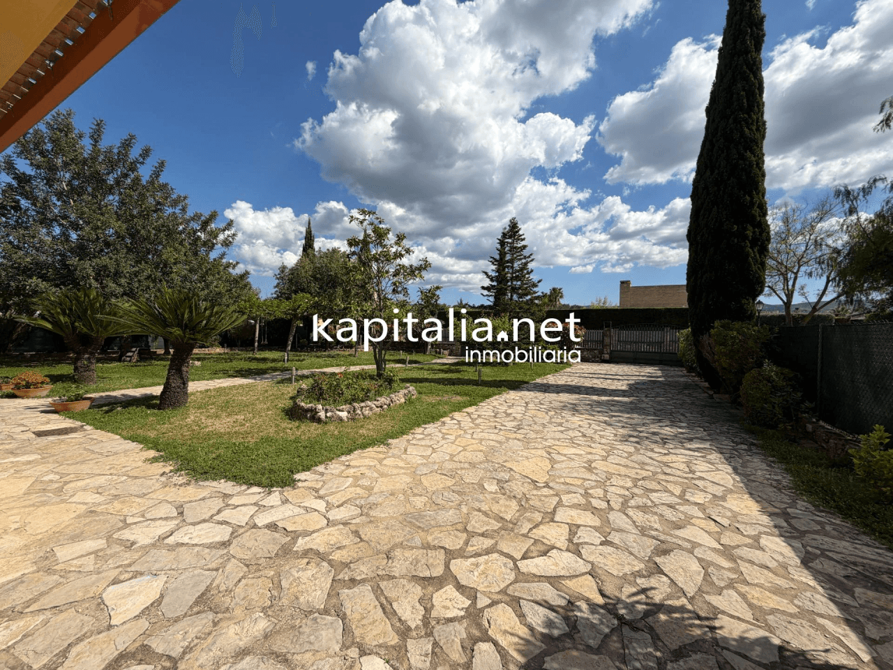 Villa for Sale in Ontinyent