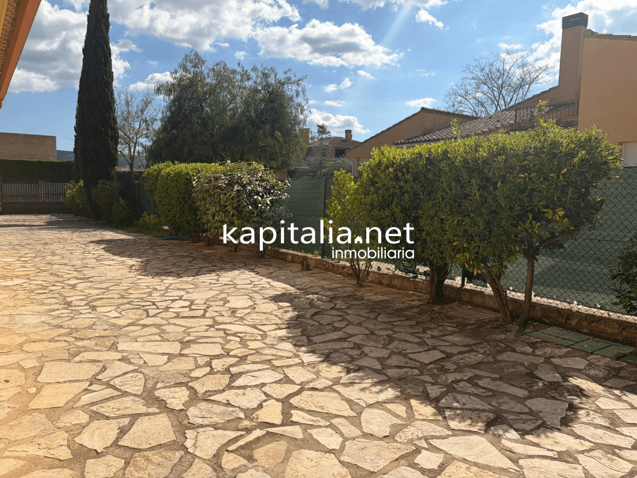 Villa for Sale in Ontinyent