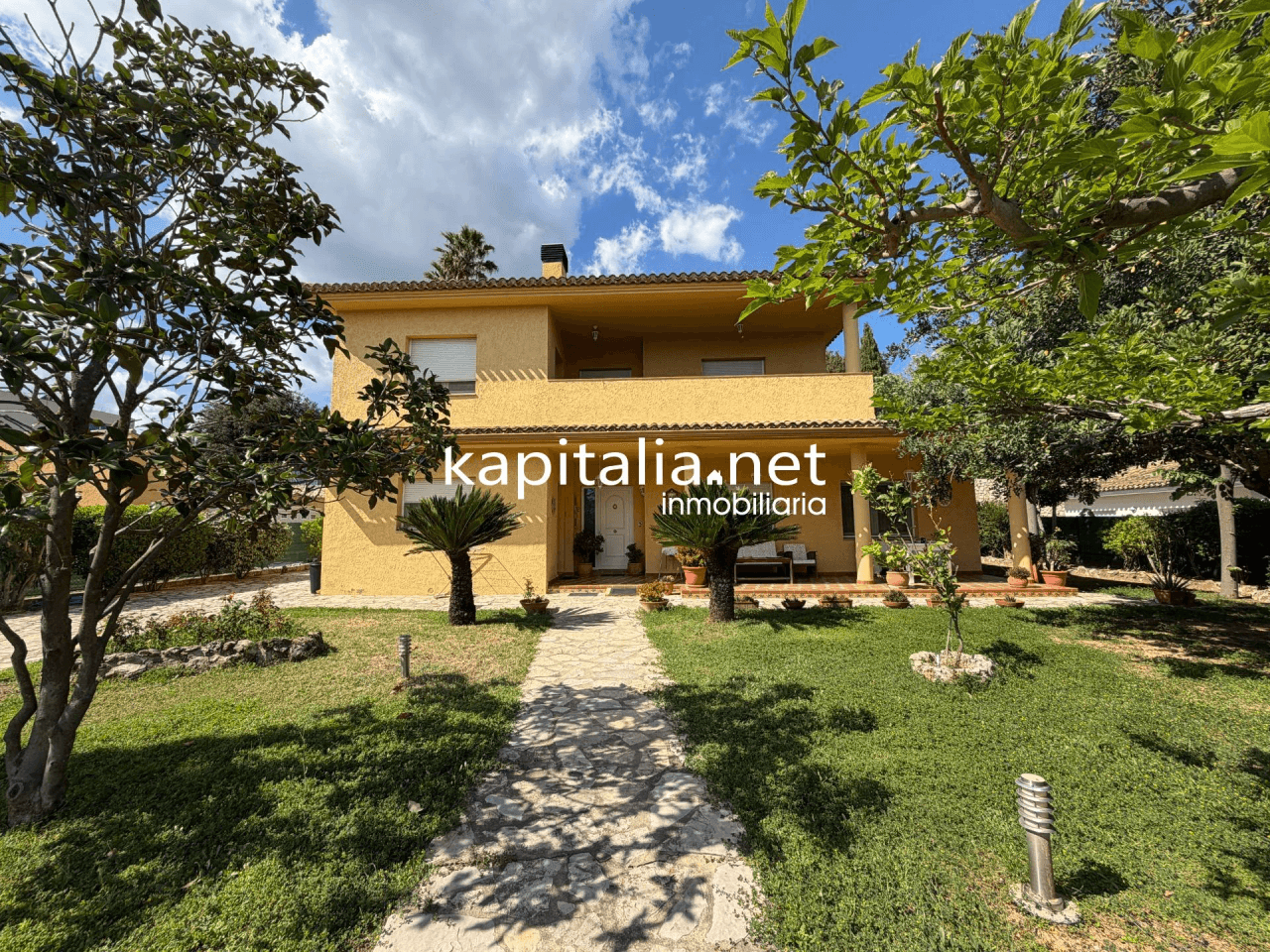 Villa for Sale in Ontinyent
