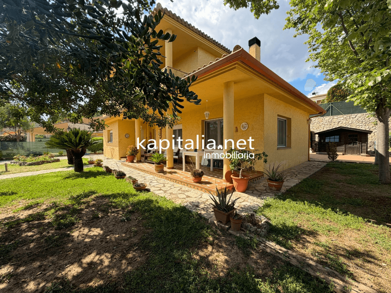 Villa for Sale in Ontinyent