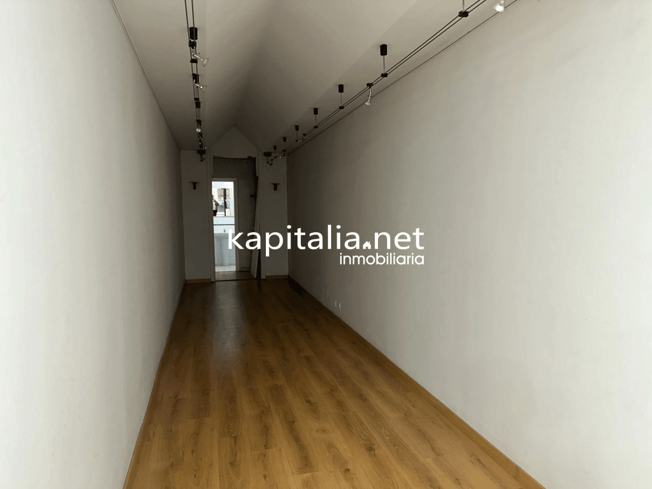 LOCAL COMERCIAL EN AVENIDA PRINCIPAL DE ONTINYENT