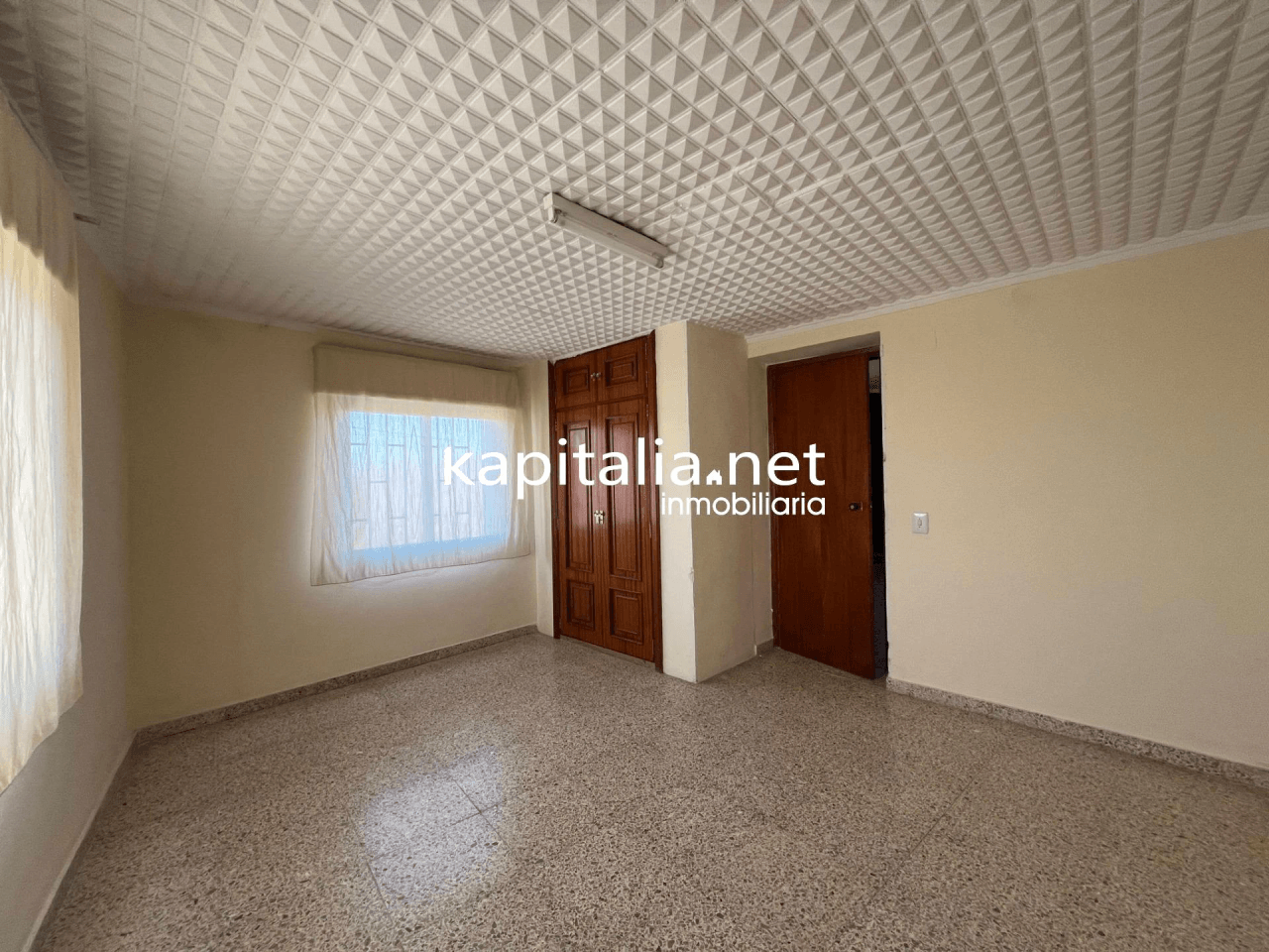 Villa for Sale in Ontinyent