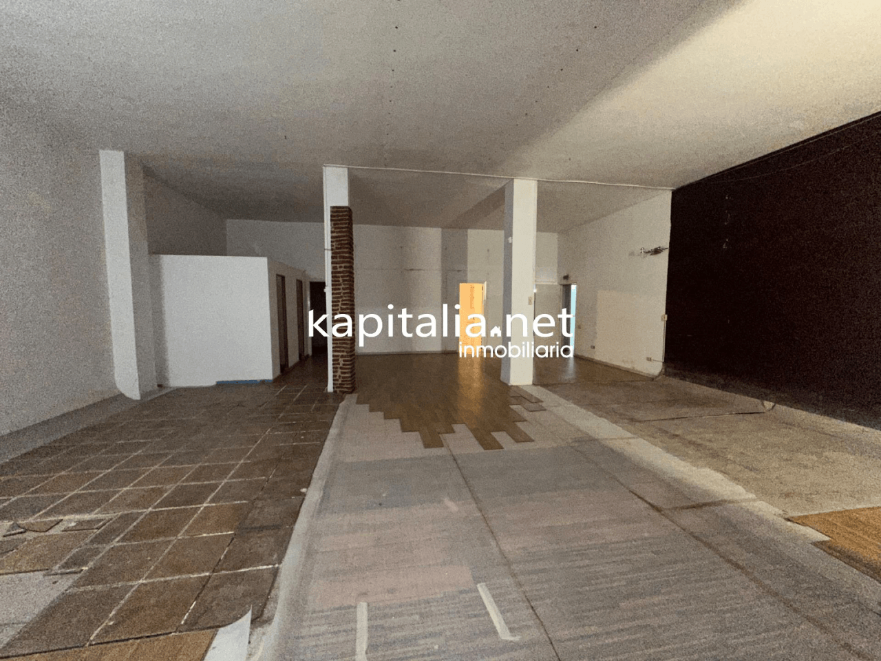 LOCAL COMERCIAL EN AVENIDA PRINCIPAL DE ONTINYENT