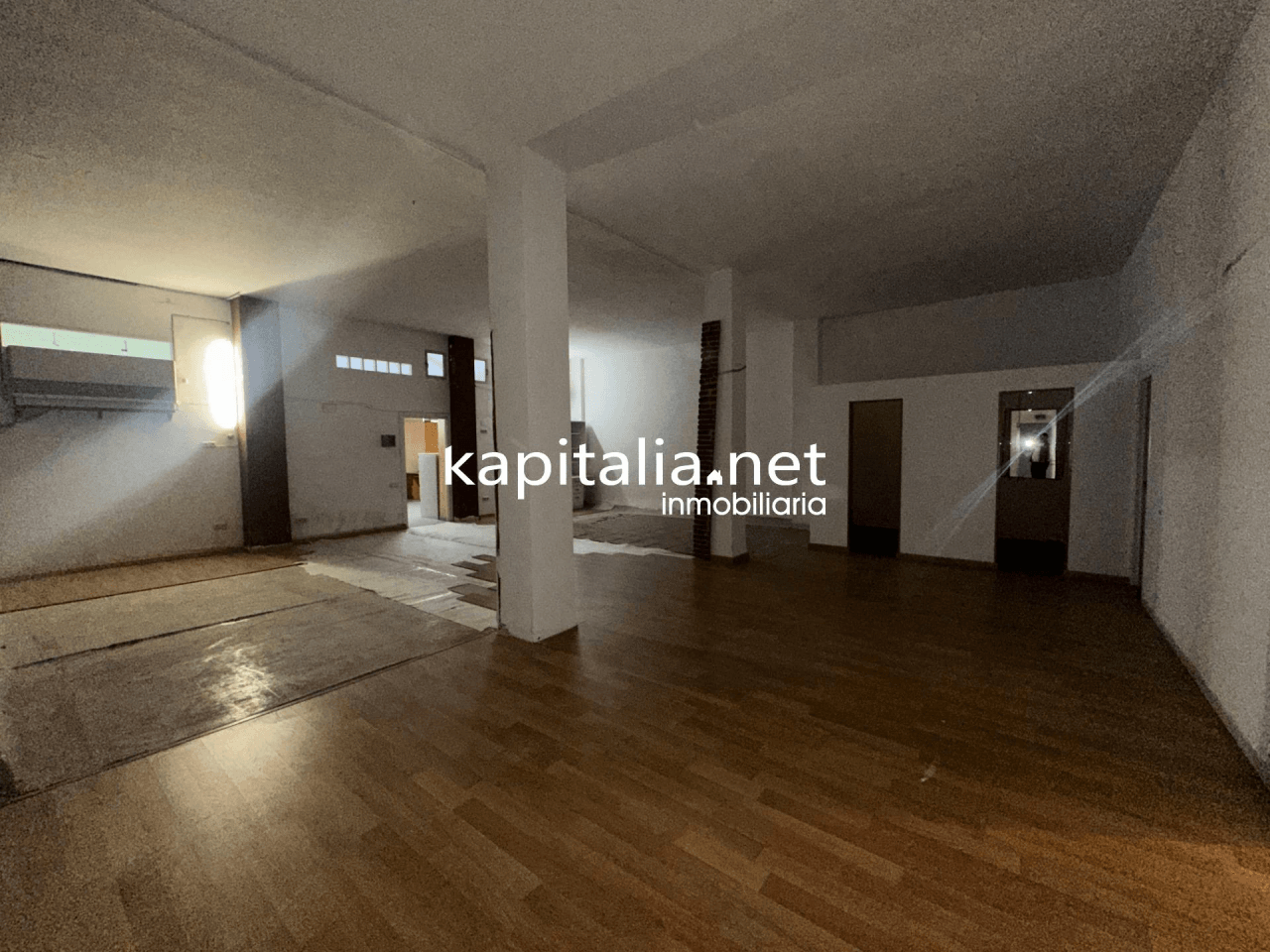LOCAL COMERCIAL EN AVENIDA PRINCIPAL DE ONTINYENT