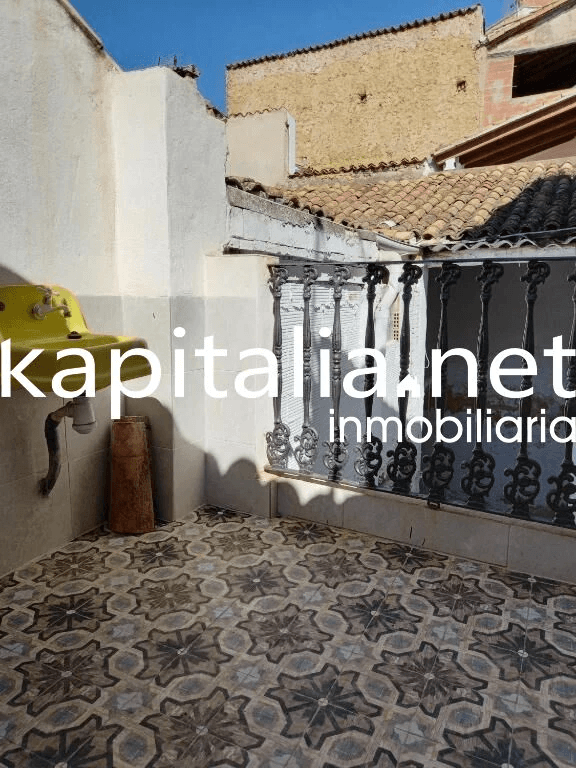 Alquiler de casa amplia en Navarrés ideal para empresas – Gran capacidad y totalmente equipada