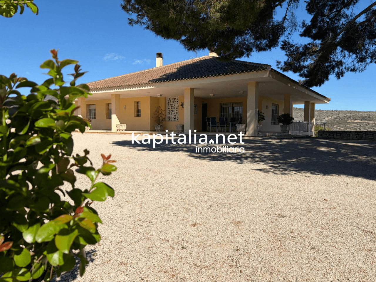 Villa for Sale in Ontinyent