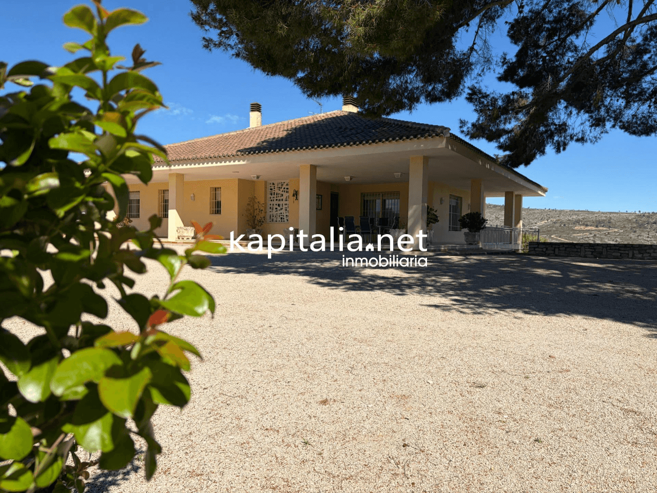 Villa for Sale in Ontinyent