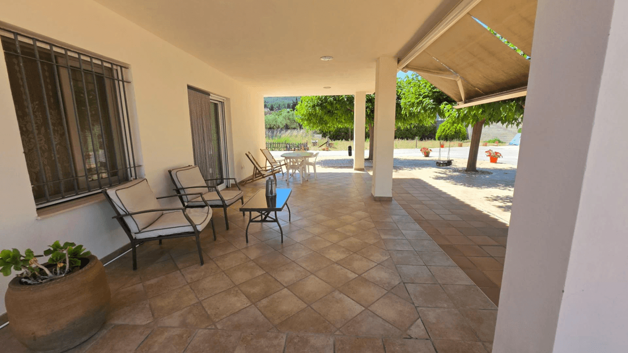 Villa for Sale in Ontinyent