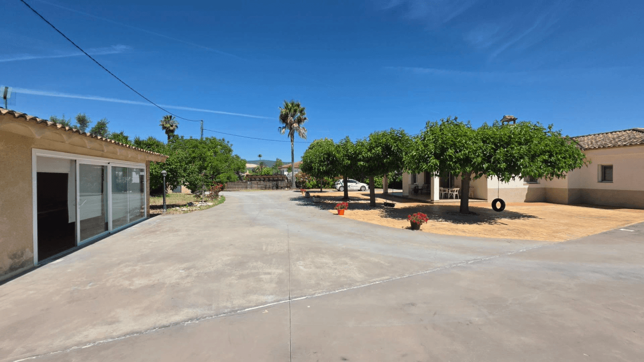 Villa for Sale in Ontinyent