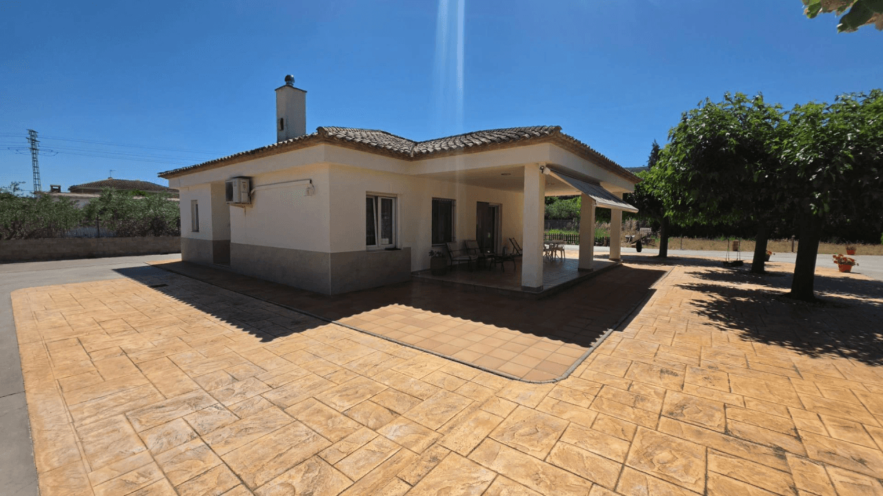 Villa for Sale in Ontinyent
