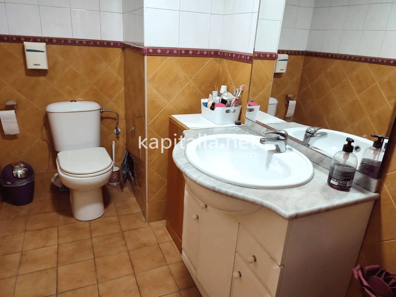 LOCAL COMERCIAL A LA VENTA EN ONTINYENT, UBICADA EN ZONA CENTRICA.