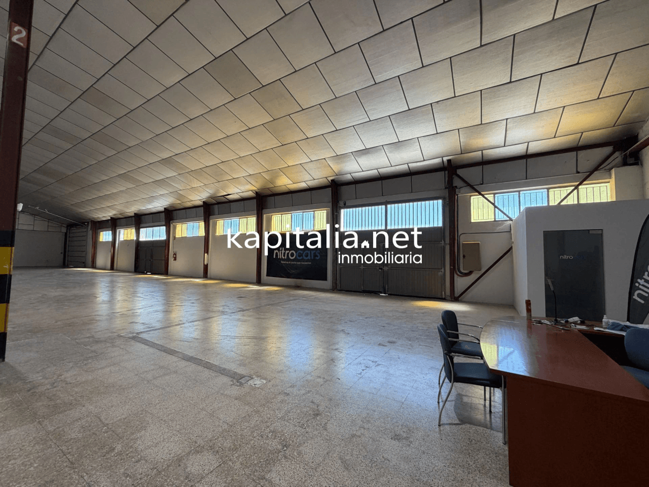 Nave junto Avenida del textil.