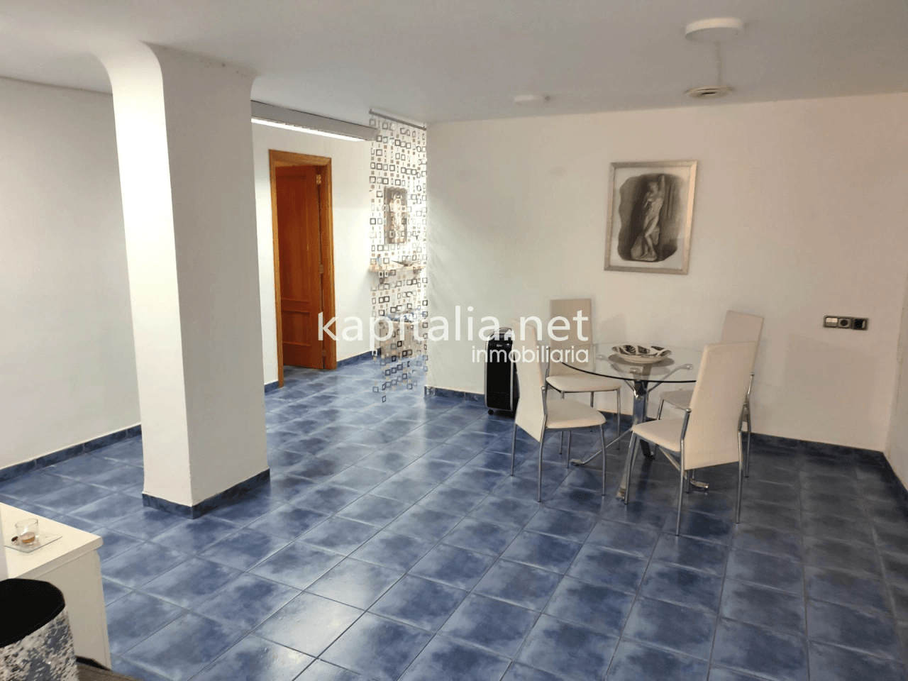 LOCAL COMERCIAL A LA VENTA EN ONTINYENT, UBICADA EN ZONA CENTRICA.