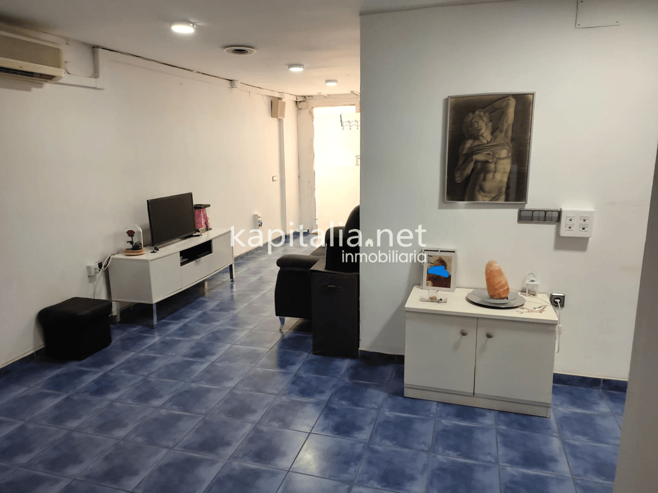 LOCAL COMERCIAL A LA VENTA EN ONTINYENT, UBICADA EN ZONA CENTRICA.