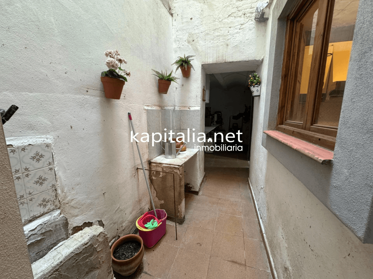 Casa de tres plantas a la venta en Ontinyent