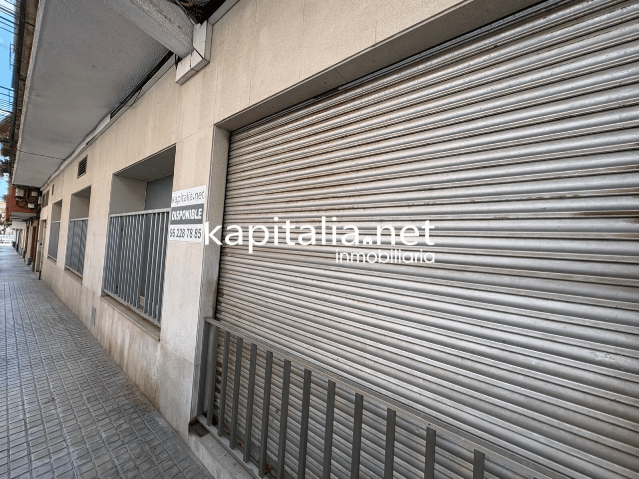 SE TRASPASA BAR- RESTAURANTE TOTALMENTE EQUIPADO LISTO PARA EMPEZAR HOY MISMO EN LA ENTRADA DE XATIVA