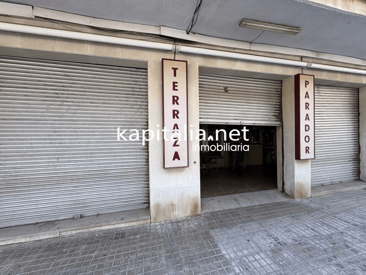 SE TRASPASA BAR- RESTAURANTE TOTALMENTE EQUIPADO LISTO PARA EMPEZAR HOY MISMO EN LA ENTRADA DE XATIVA
