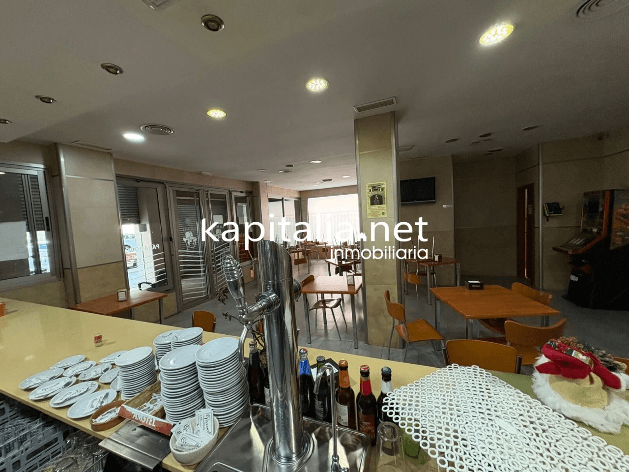SE TRASPASA BAR- RESTAURANTE TOTALMENTE EQUIPADO LISTO PARA EMPEZAR HOY MISMO EN LA ENTRADA DE XATIVA