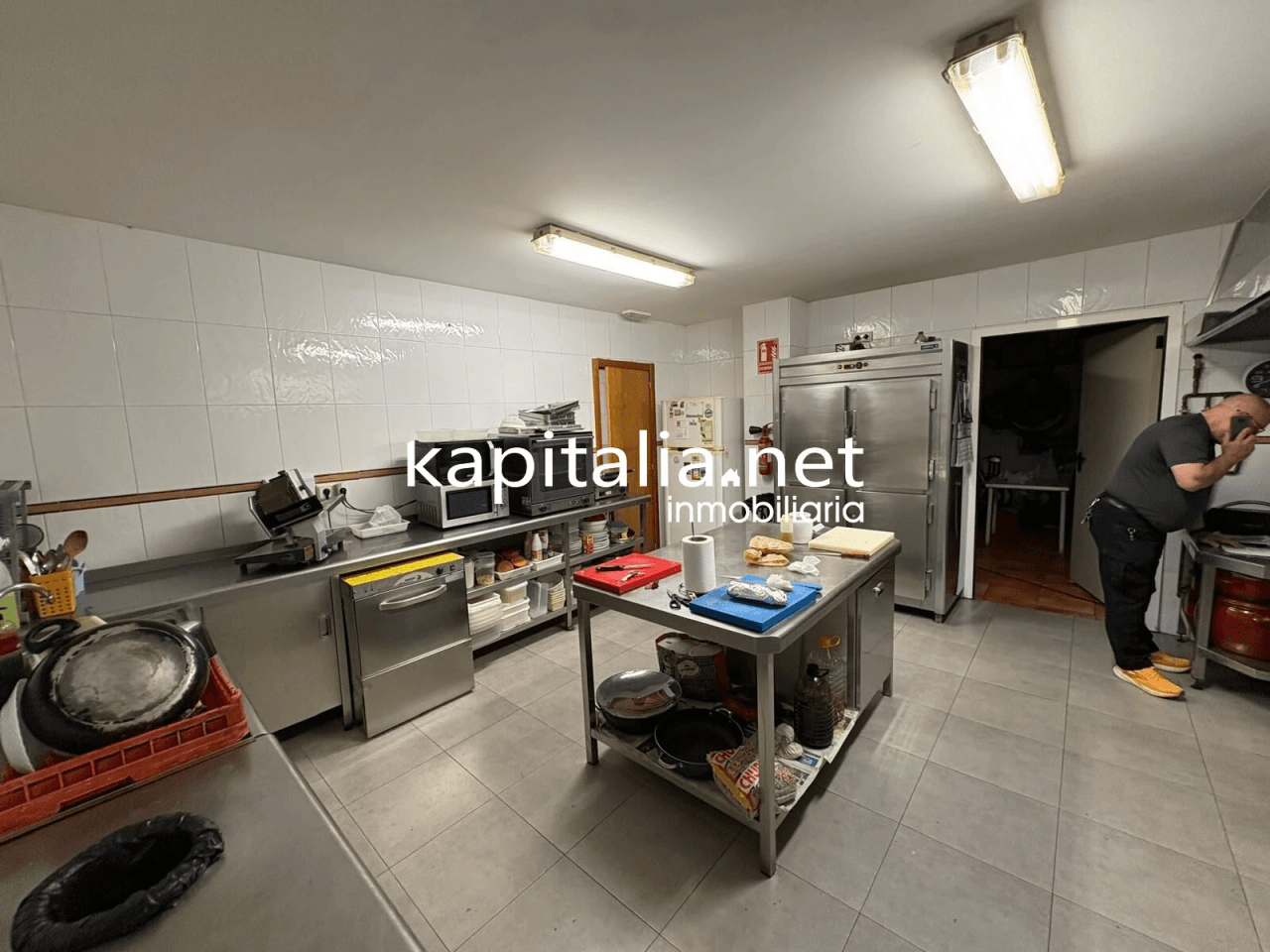 SE TRASPASA BAR- RESTAURANTE TOTALMENTE EQUIPADO LISTO PARA EMPEZAR HOY MISMO EN LA ENTRADA DE XATIVA