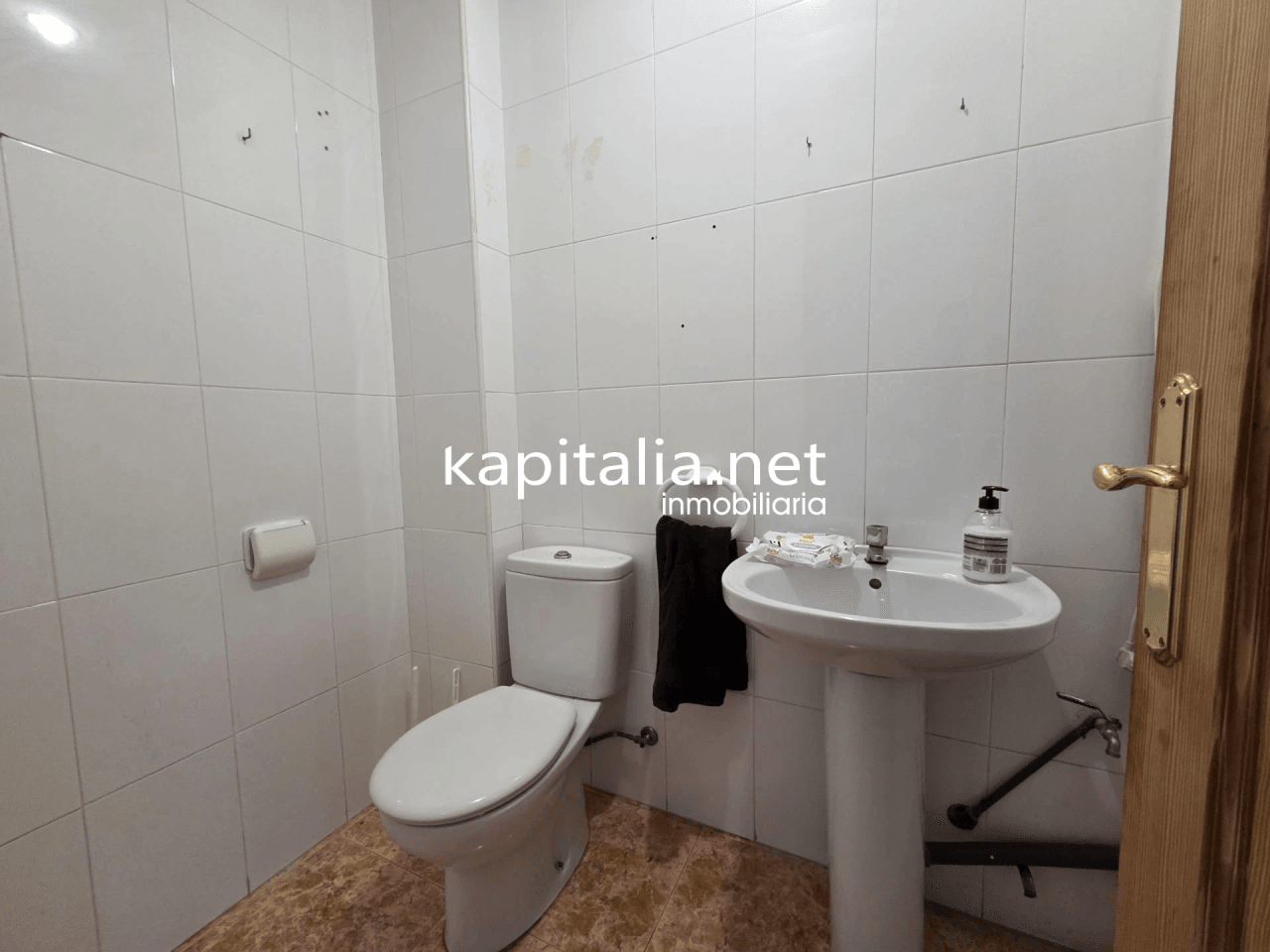 Amplio Local Comercial en Alquiler - Sant Josep, Ontinyent