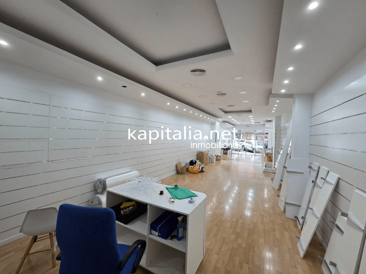 Amplio Local Comercial en Alquiler - Sant Josep, Ontinyent
