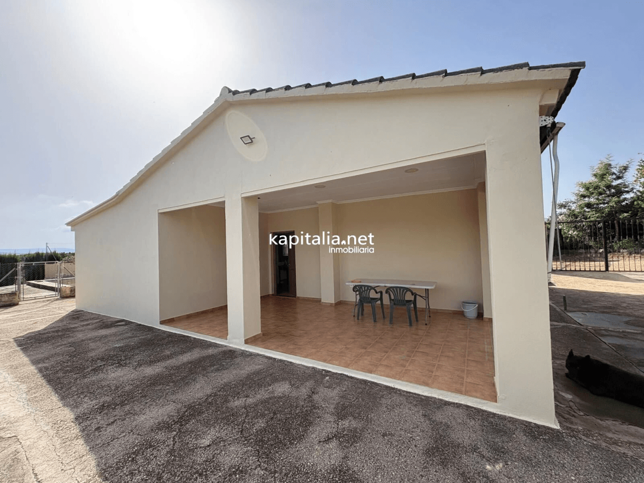 BONITO CHALET CON PISCINA, AGUA Y LUZ TOTALMENTE EQUIPADO A LA VENTA EN XATIVA