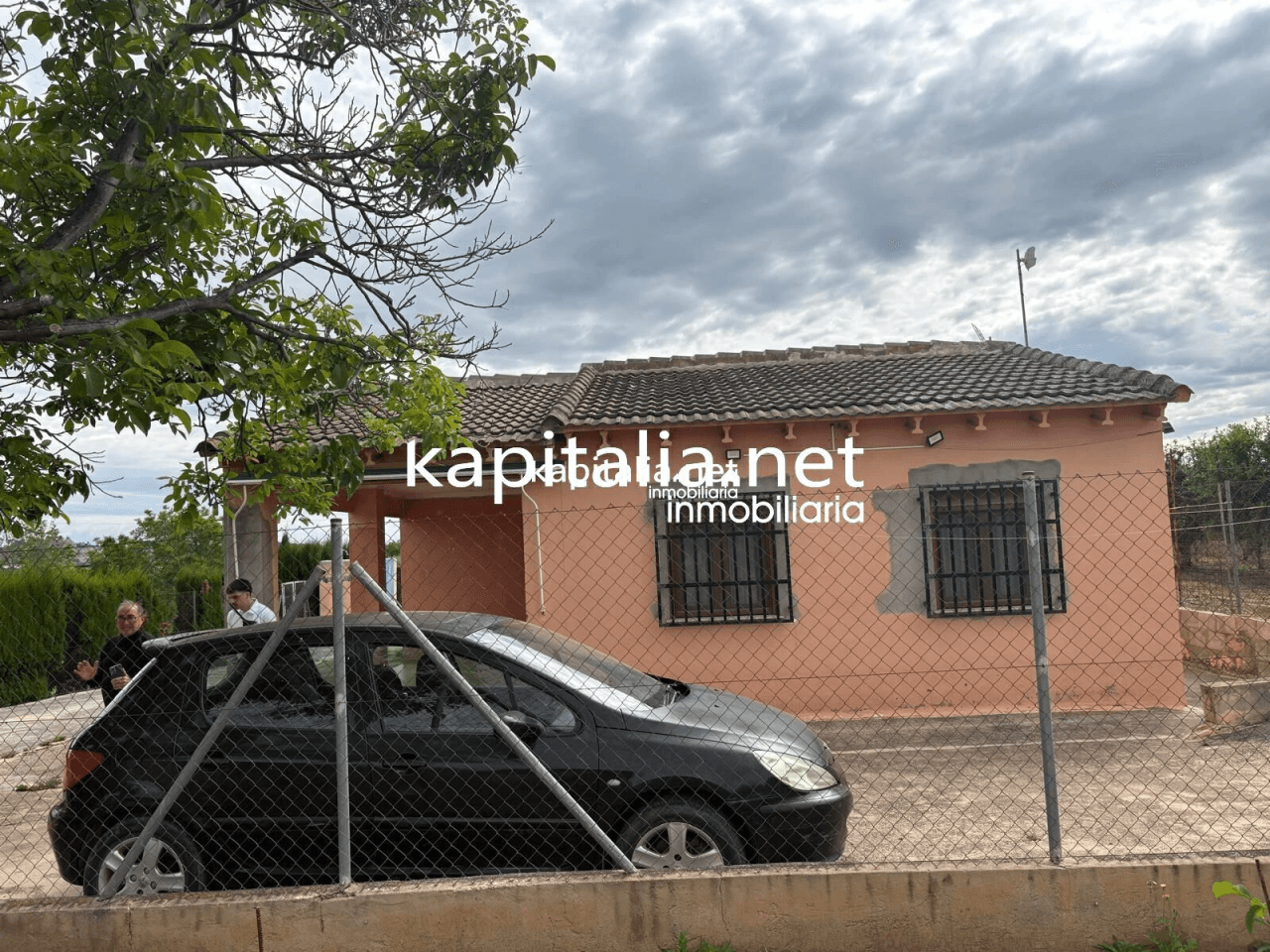 BONITO CHALET CON PISCINA, AGUA Y LUZ TOTALMENTE EQUIPADO A LA VENTA EN XATIVA