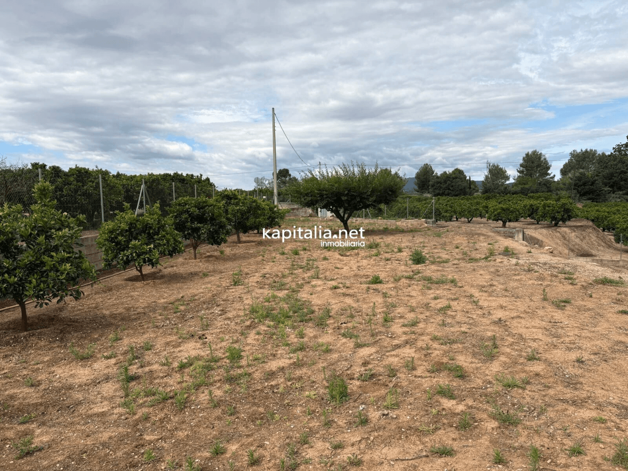 BONITO CHALET CON PISCINA, AGUA Y LUZ TOTALMENTE EQUIPADO A LA VENTA EN XATIVA